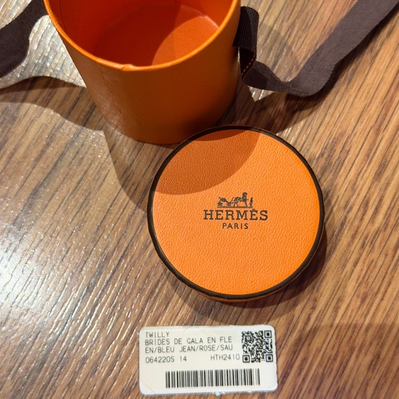 Hermes Silk Brides De Gala En Fleurs Twilly Blue Jean Rose Saumon - Picture 4 of 8